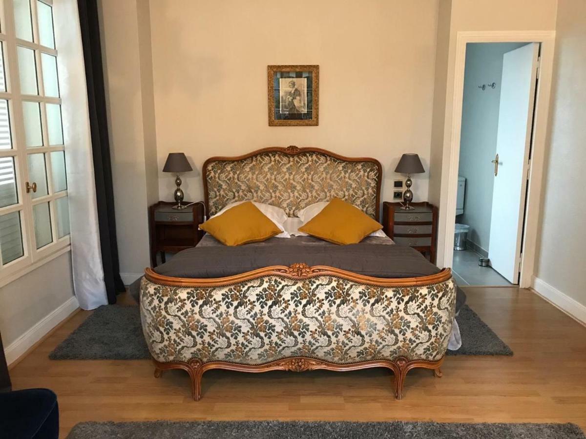 La Tour De Saint Cyr Bed and Breakfast Buitenkant foto