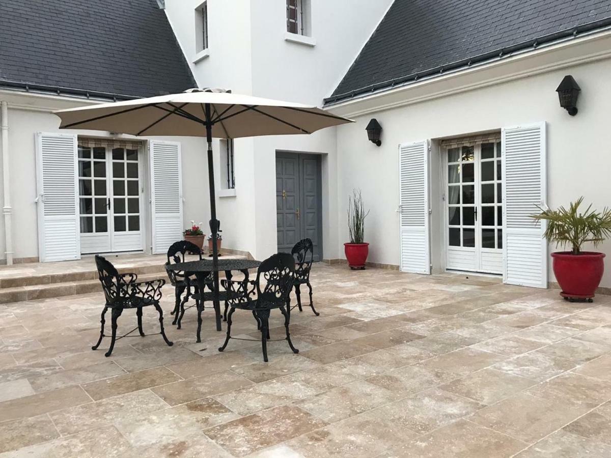 La Tour De Saint Cyr Bed and Breakfast Buitenkant foto